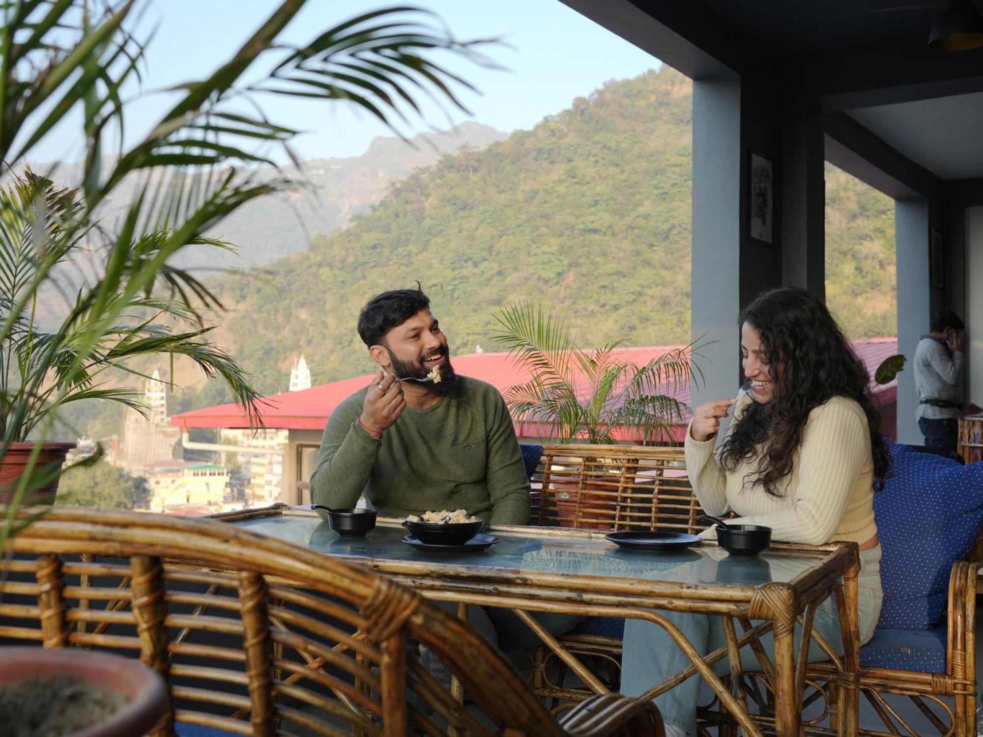 Skyard Rishikesh, Laxman Jhula Hostel ภายนอก รูปภาพ