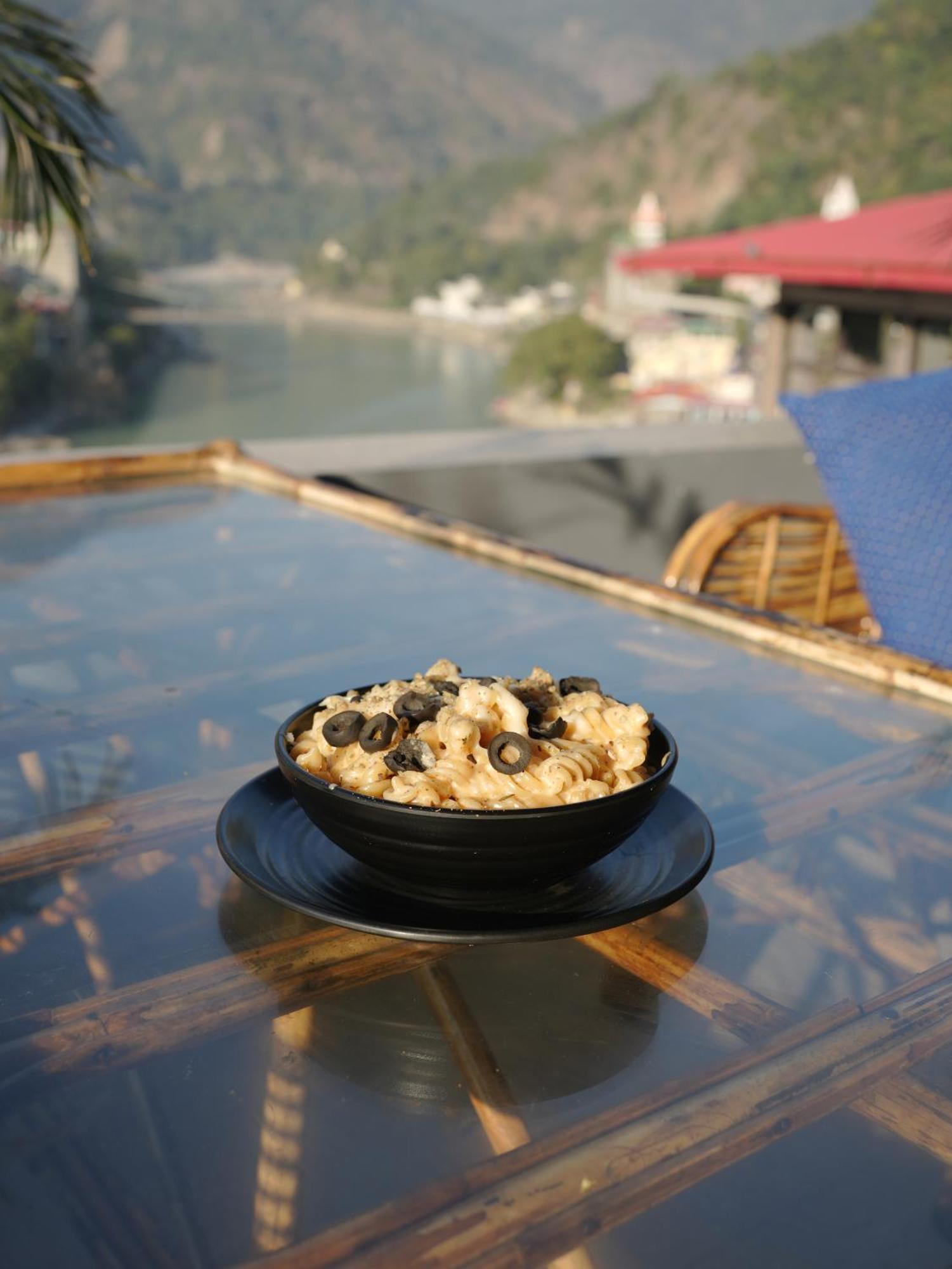 Skyard Rishikesh, Laxman Jhula Hostel ภายนอก รูปภาพ