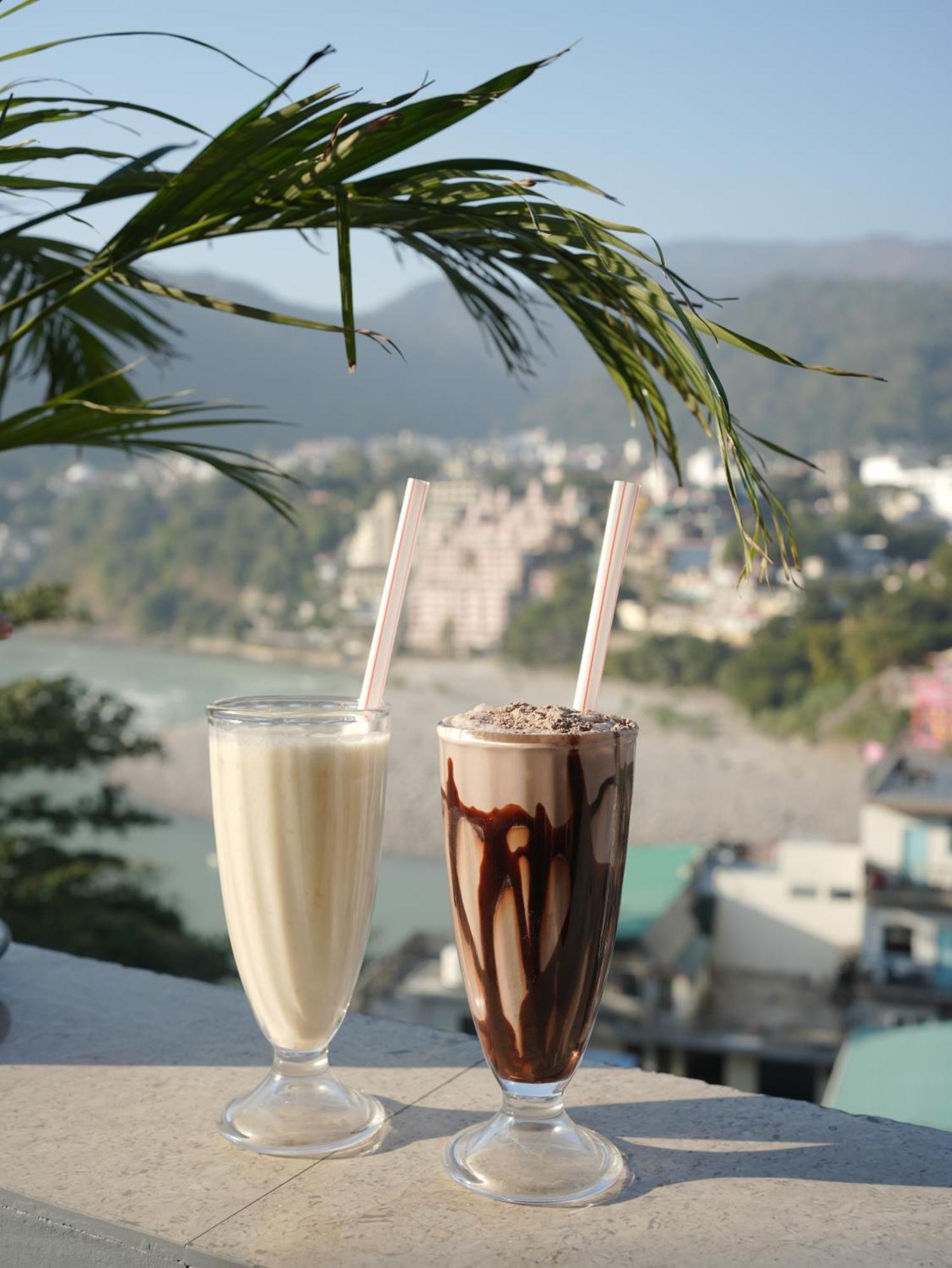 Skyard Rishikesh, Laxman Jhula Hostel ภายนอก รูปภาพ