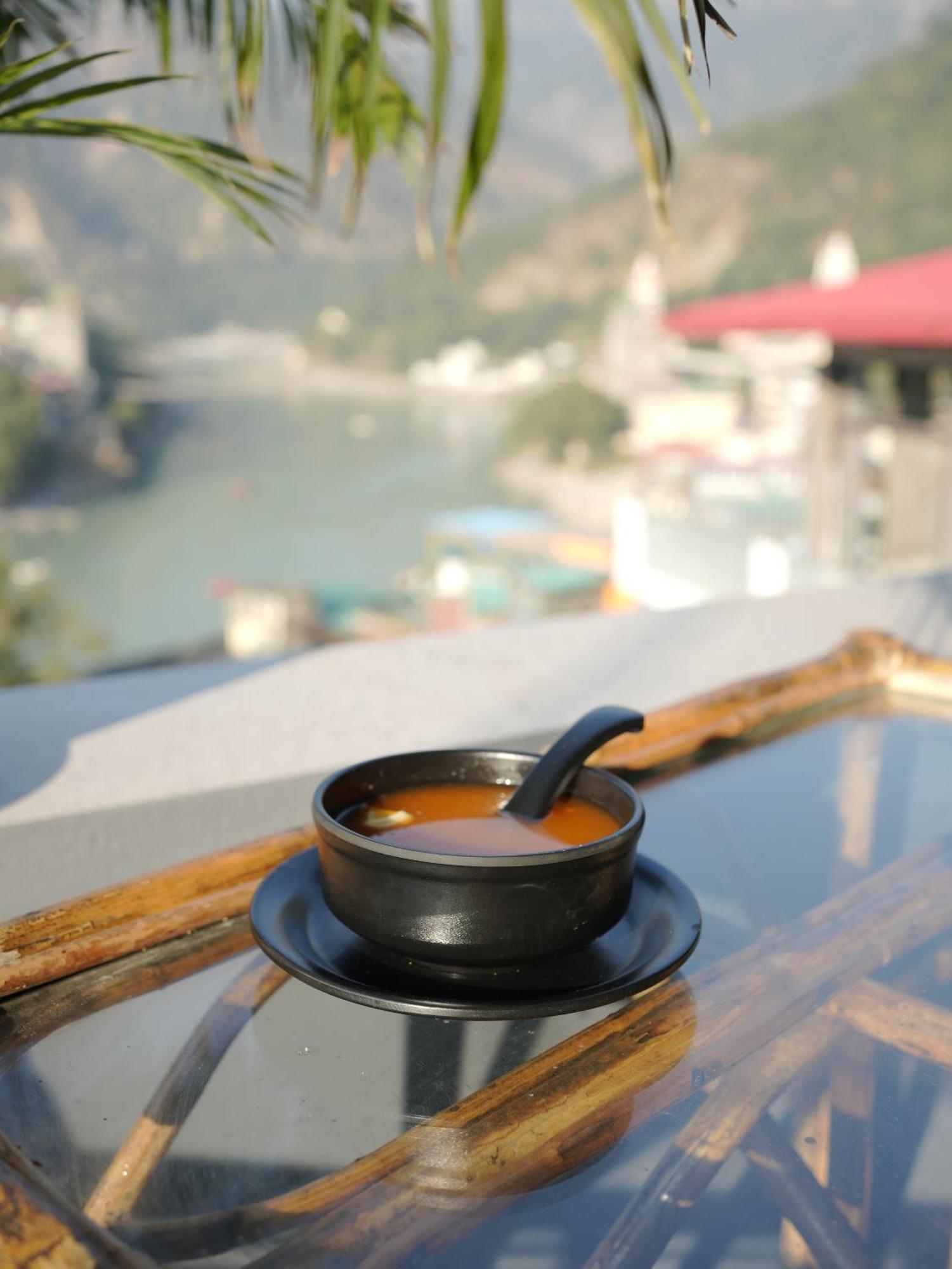 Skyard Rishikesh, Laxman Jhula Hostel ภายนอก รูปภาพ