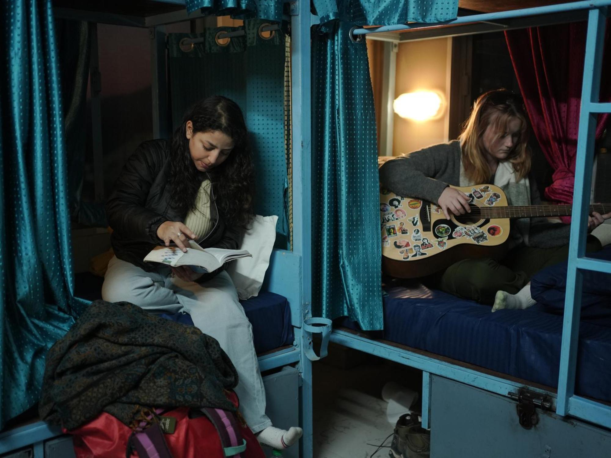 Skyard Rishikesh, Laxman Jhula Hostel ภายนอก รูปภาพ