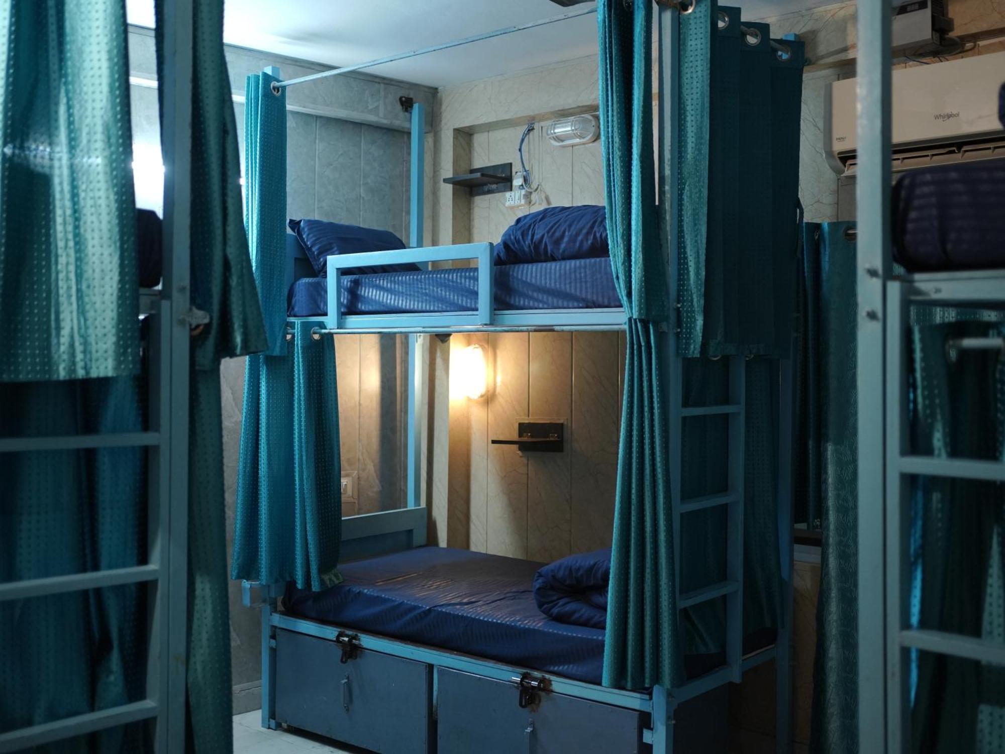 Skyard Rishikesh, Laxman Jhula Hostel ภายนอก รูปภาพ
