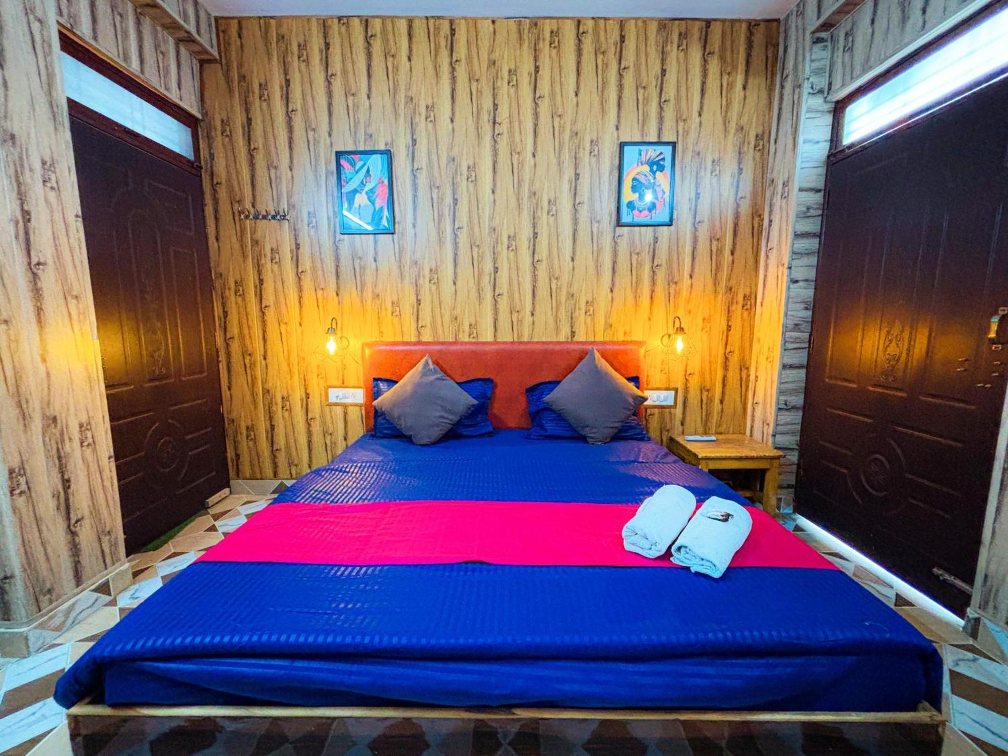 Skyard Rishikesh, Laxman Jhula Hostel ภายนอก รูปภาพ