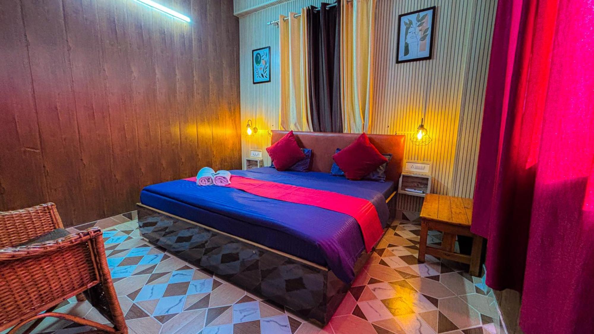 Skyard Rishikesh, Laxman Jhula Hostel ภายนอก รูปภาพ