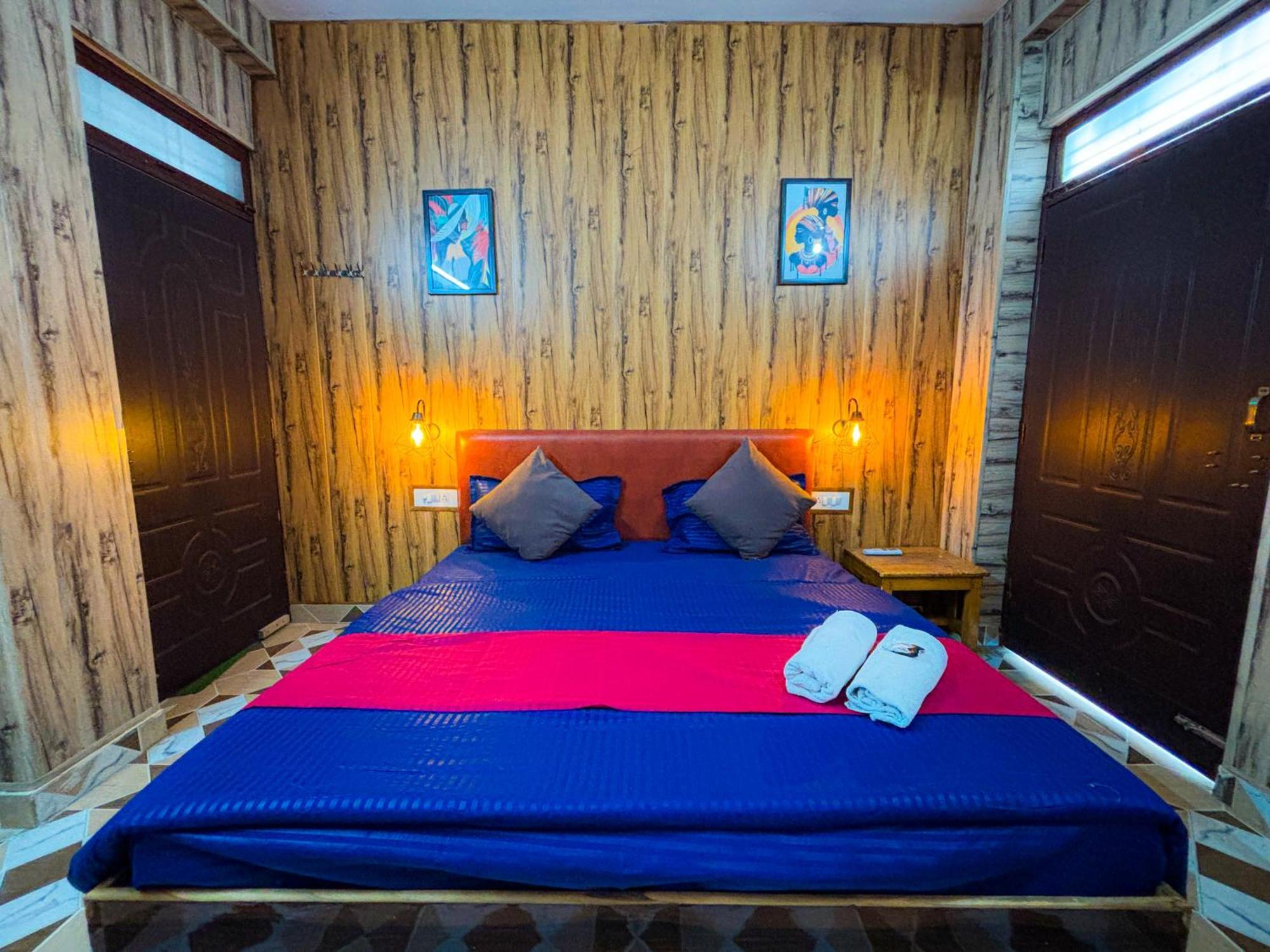Skyard Rishikesh, Laxman Jhula Hostel ภายนอก รูปภาพ