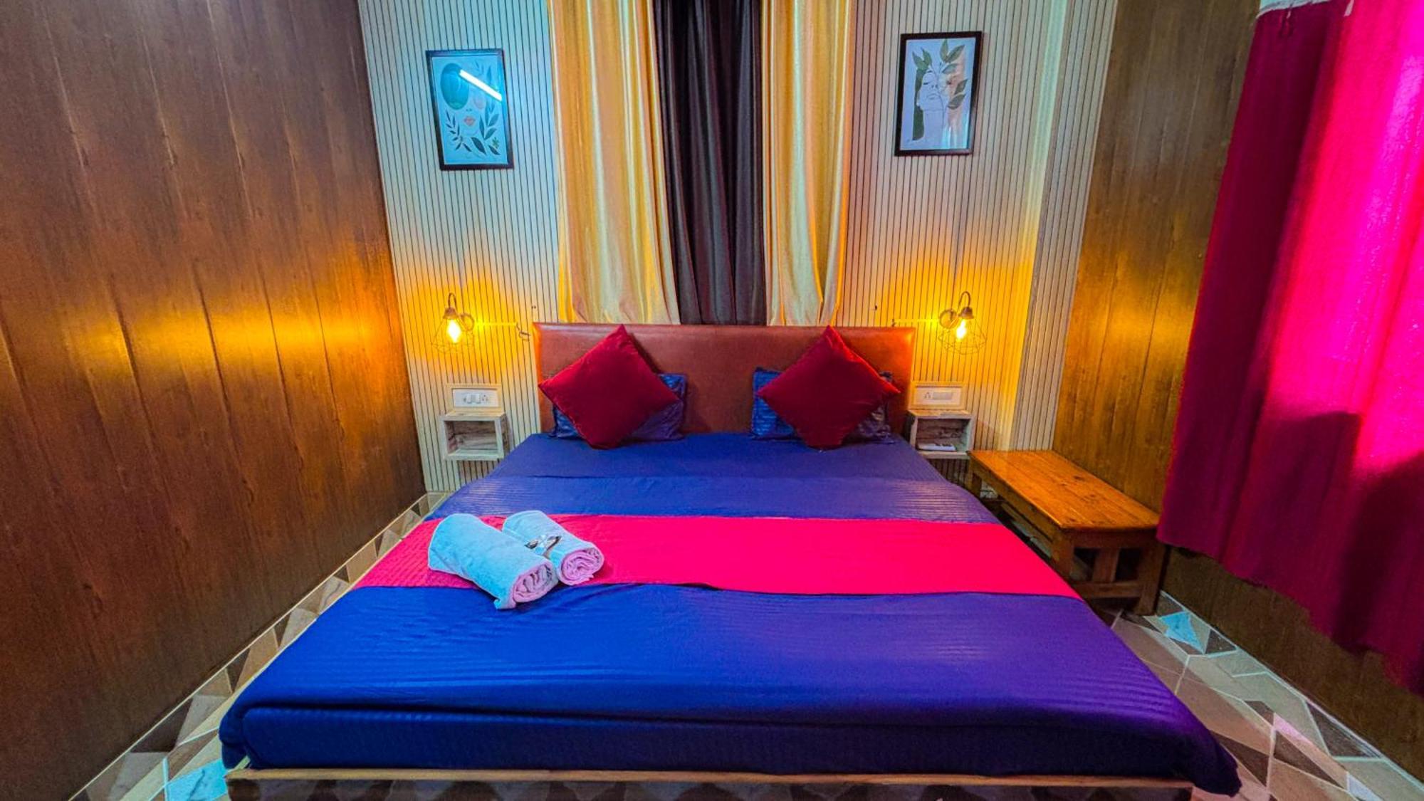 Skyard Rishikesh, Laxman Jhula Hostel ภายนอก รูปภาพ
