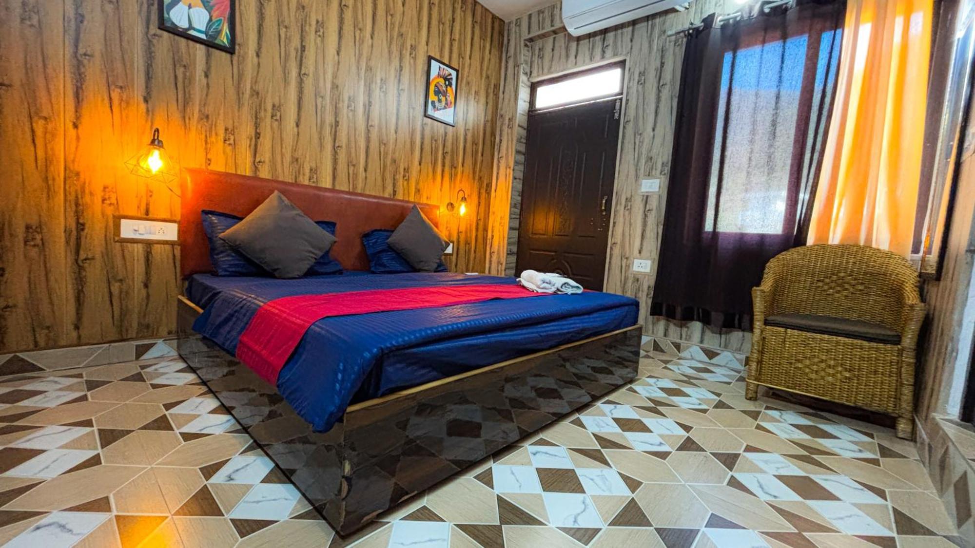 Skyard Rishikesh, Laxman Jhula Hostel ภายนอก รูปภาพ