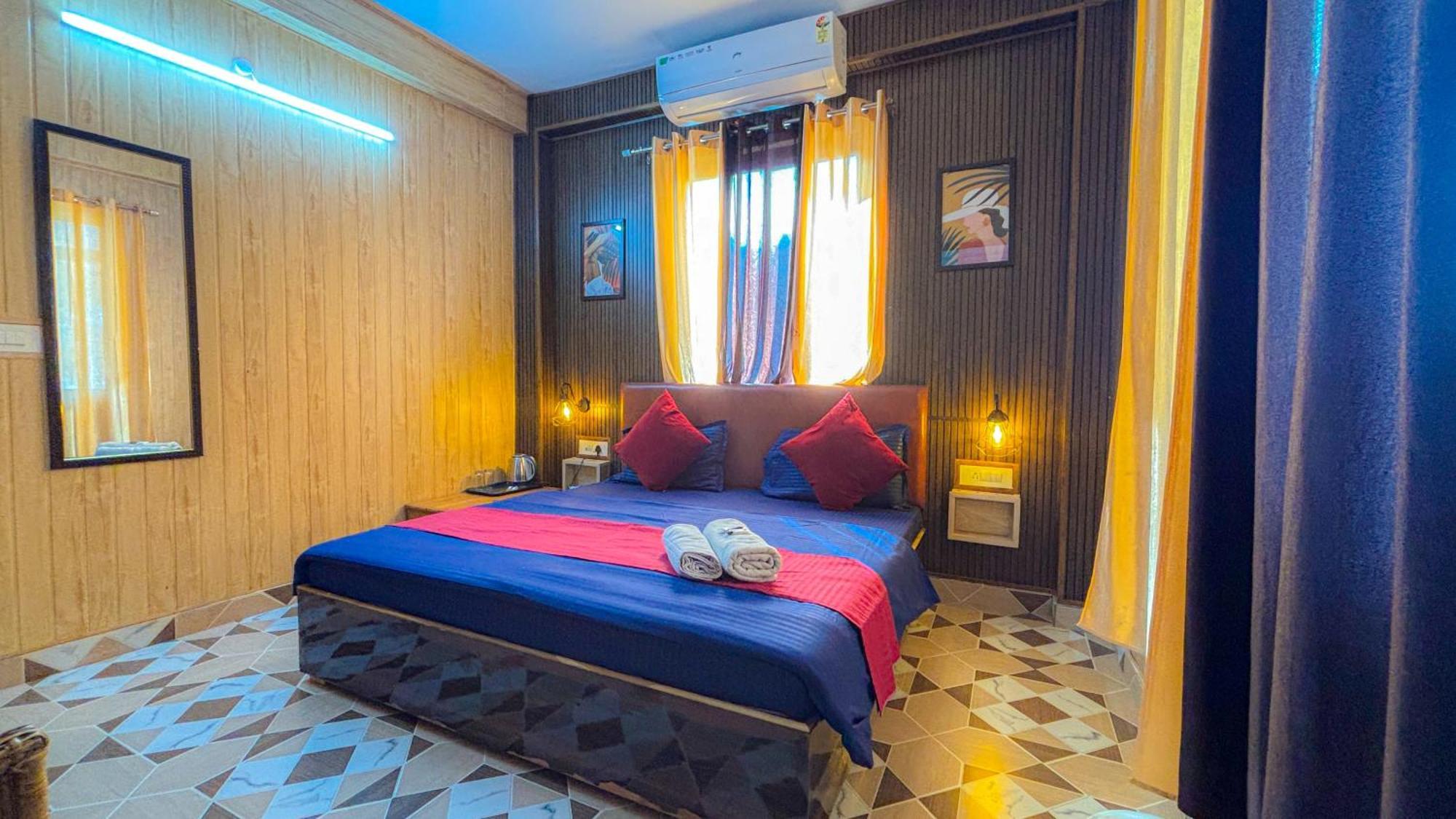 Skyard Rishikesh, Laxman Jhula Hostel ภายนอก รูปภาพ