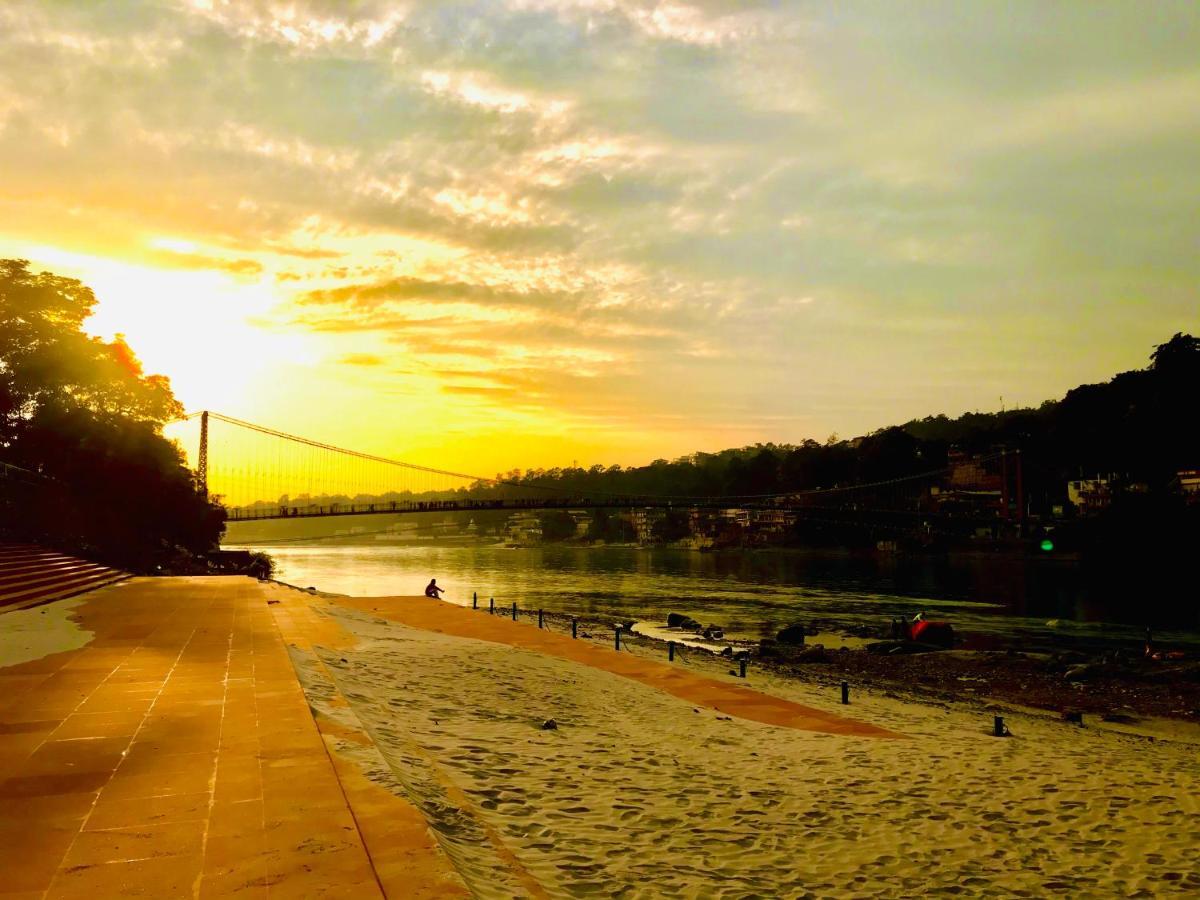 Skyard Rishikesh, Laxman Jhula Hostel ภายนอก รูปภาพ