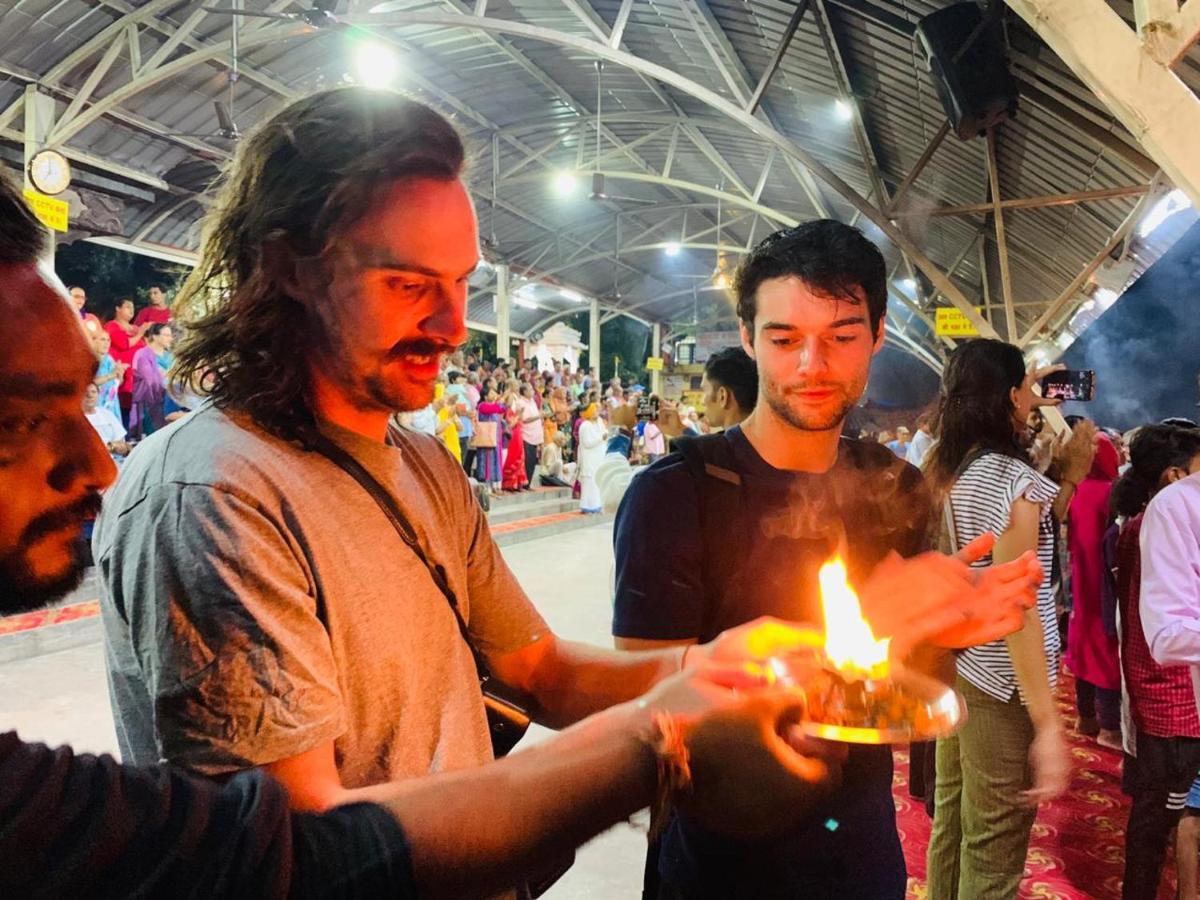 Skyard Rishikesh, Laxman Jhula Hostel ภายนอก รูปภาพ